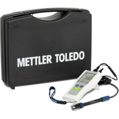 Mettler FiveGo F4 DO Meter Field Kit with LE621 IP67 Sensor and Carrying Case